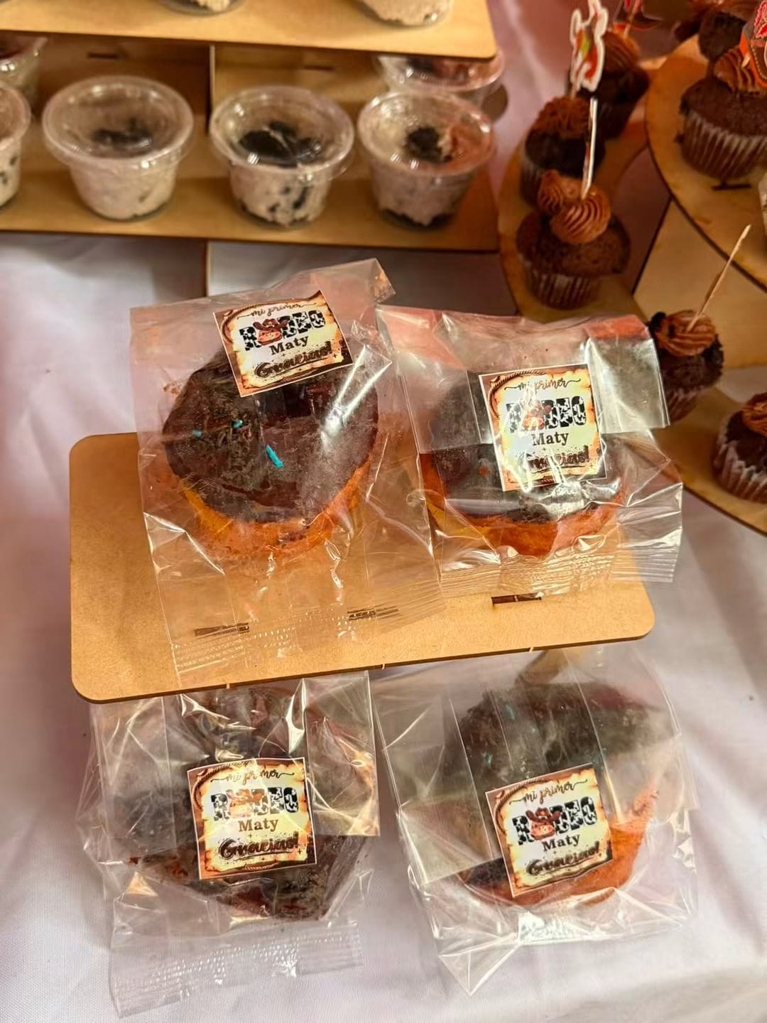 Postres y panquecitos empaquetados para eventos